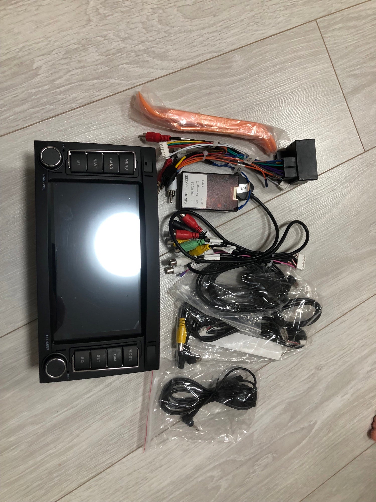 Volkswagen Touareg | 2004-2011 | Android Screen - Image 2