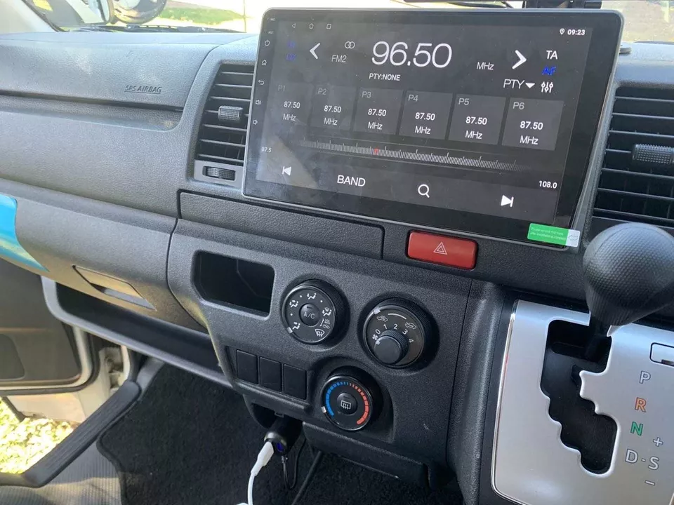 Toyota HiAce | 2005-2018 | Android Screen - Image 2